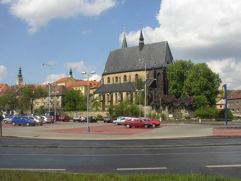 Kombi prevoz putnika do Slanya u Češkoj. Prevoz putnika Srbija - Češka